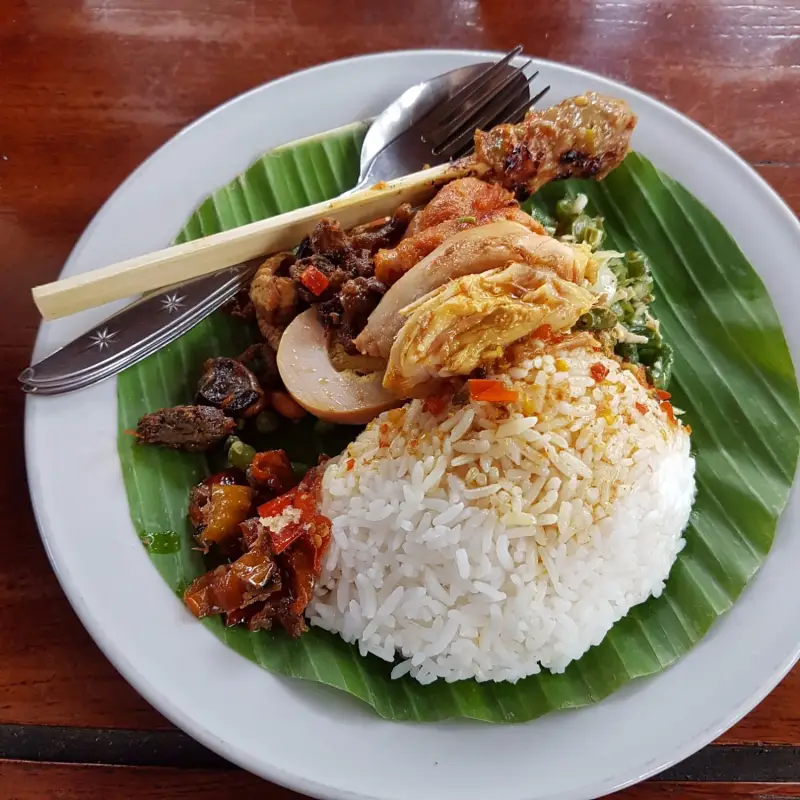 Ibu Mangku 的 Kedewatan 鸡饭摊 - Gallery 3